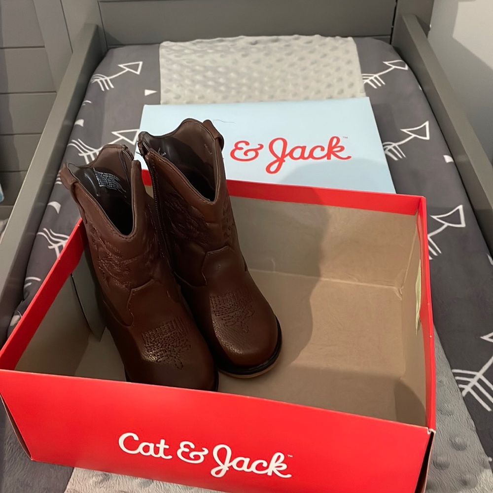 Brand new cowboy boots for toddler
